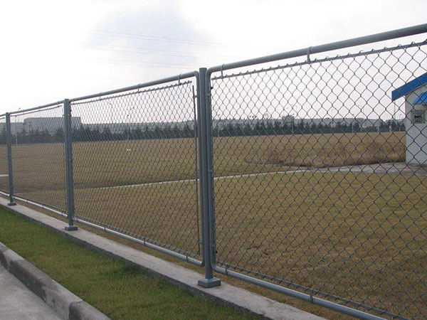 鐵絲網圍墻圖片1 鐵絲網圍墻圖片1