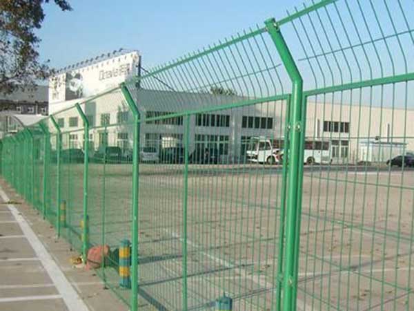 安全防護(hù)柵欄圖片2 安全防護(hù)柵欄圖片2