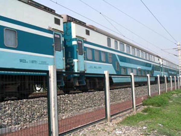 鐵路防護(hù)欄圖片3 鐵路防護(hù)欄圖片3