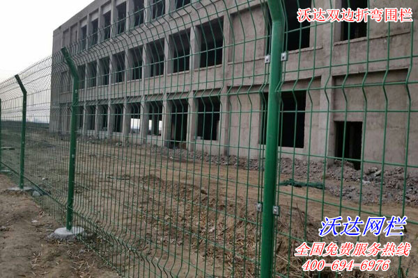 赤峰內蒙古工業設計園光伏圍墻護欄網工程圖片3