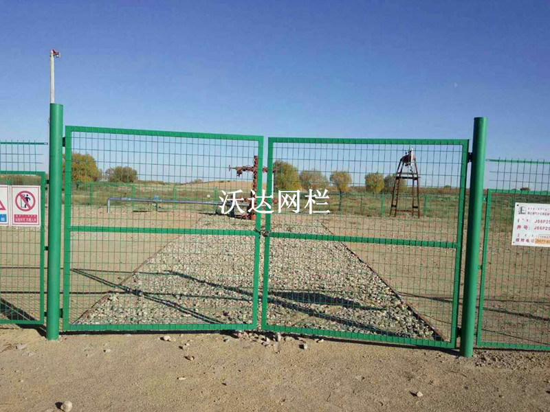 內蒙古烏拉特中旗油井護欄網工程圖片2 內蒙古烏拉特中旗油井護欄網工程圖片2