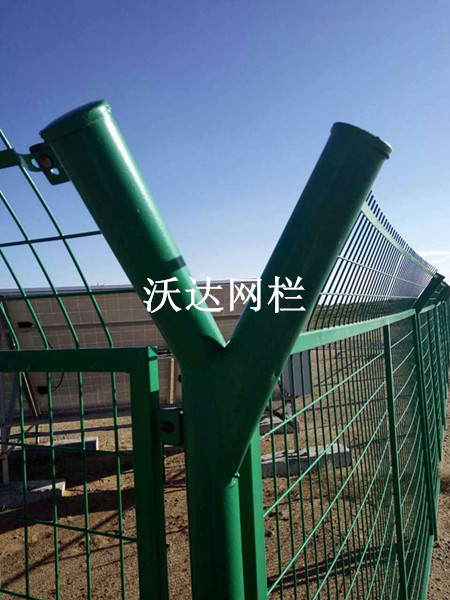 內蒙古烏拉特中旗油井護欄網工程圖片4 內蒙古烏拉特中旗油井護欄網工程圖片4