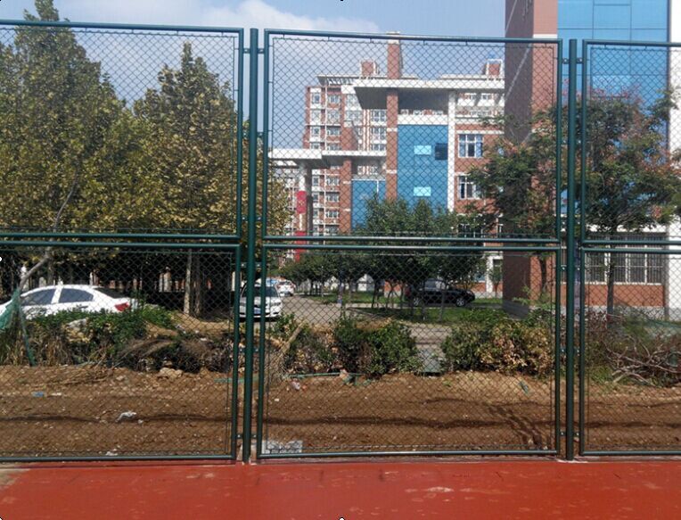 籃球場護(hù)欄網(wǎng)圖片4 籃球場護(hù)欄網(wǎng)圖片4