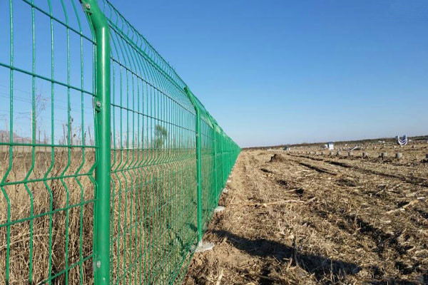 三角折彎護欄網(wǎng)圖片6 三角折彎護欄網(wǎng)圖片6