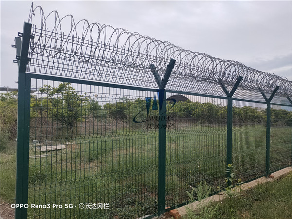 保山云南機場鋼筋網(wǎng)圍界護欄網(wǎng)圖片2