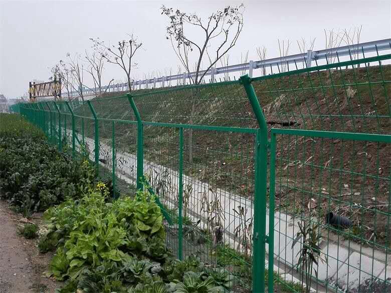 高速公路護欄網圖片4 高速公路護欄網圖片4