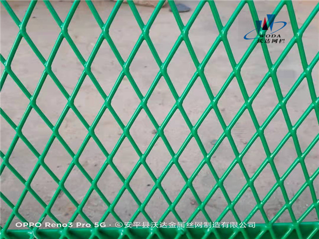 鋼板網護欄圖片2