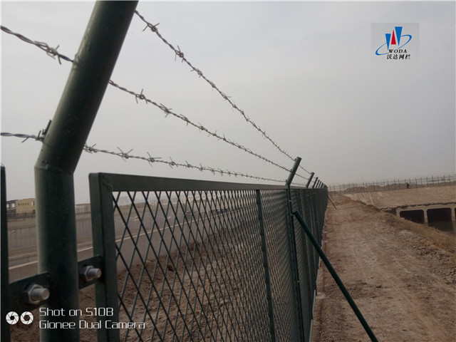 北京大興機場附近河道護欄網(wǎng)案例圖片2 北京大興機場附近河道護欄網(wǎng)案例圖片2