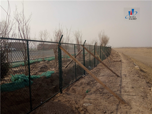 北京大興機場附近河道護欄網(wǎng)案例圖片7 北京大興機場附近河道護欄網(wǎng)案例圖片7