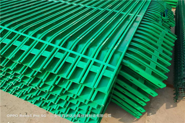 C型柱隔離柵圖片1